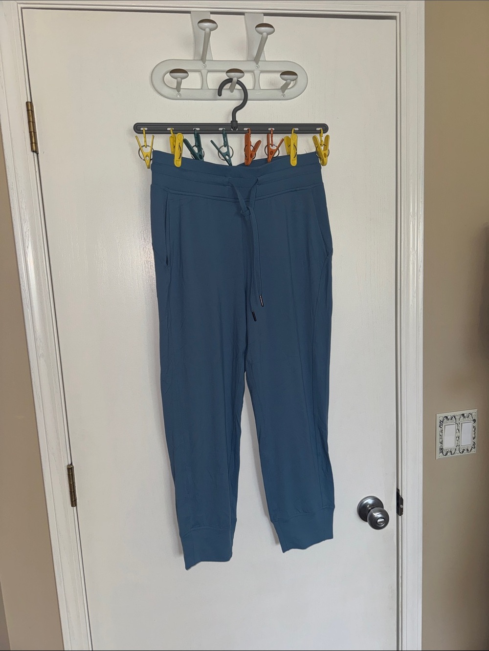 lululemon athletica slate blue crop Jogger Pants